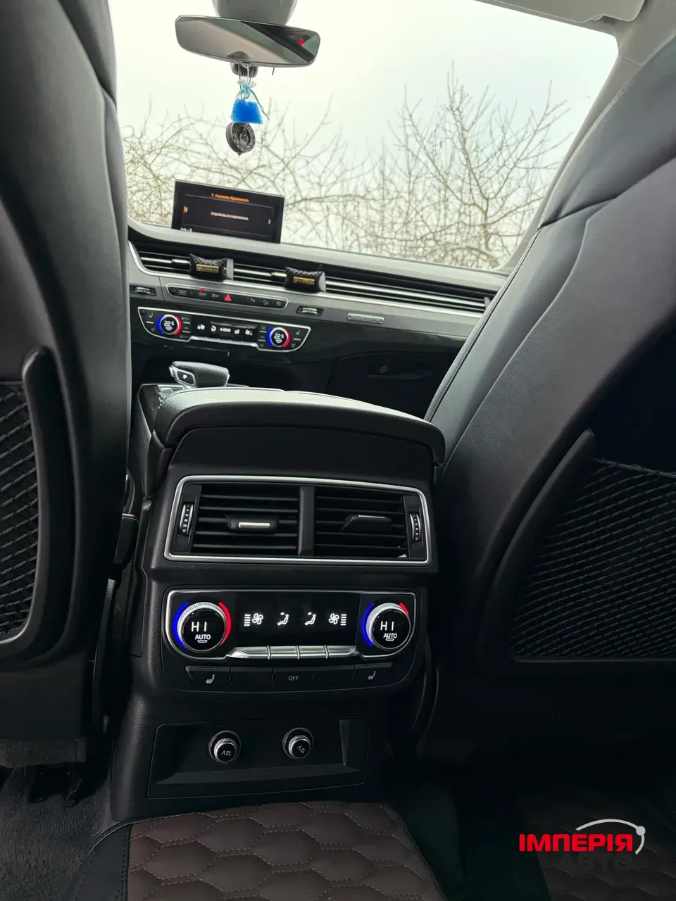 Audi Q7 - фото 6