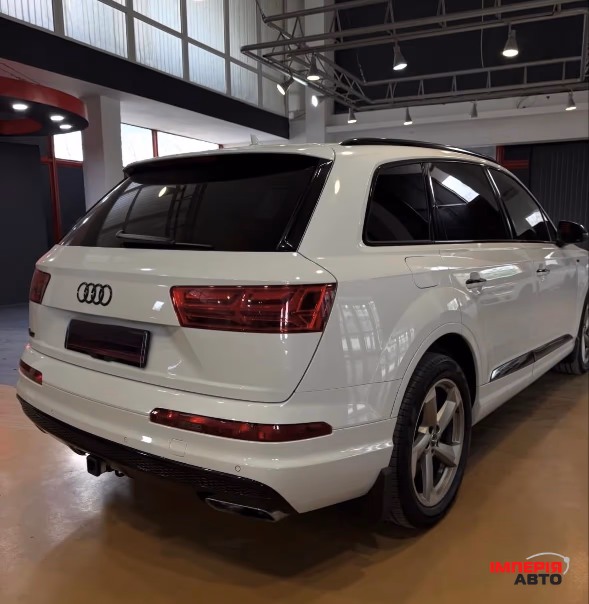 Audi Q7 - фото 9
