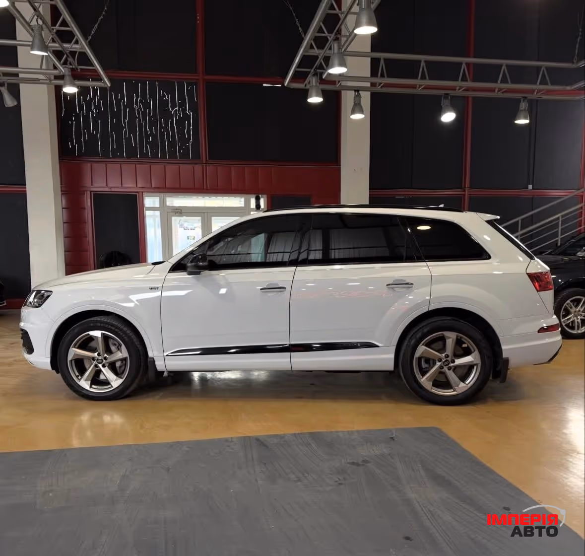 Audi Q7 - фото 13