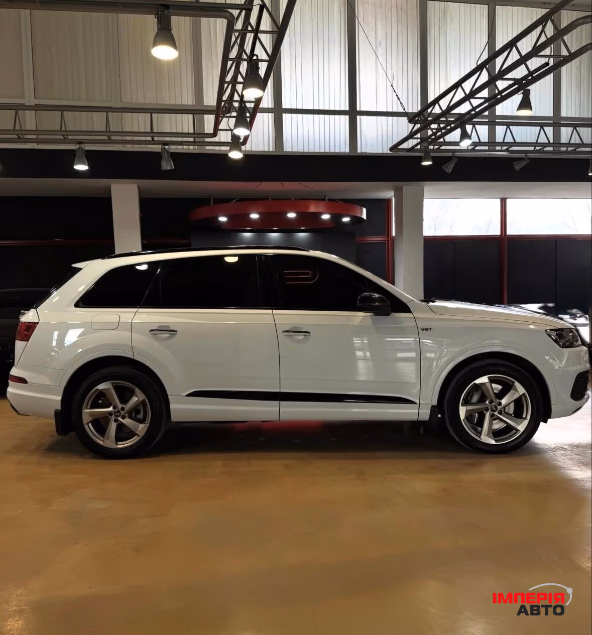 Audi Q7 - фото 12