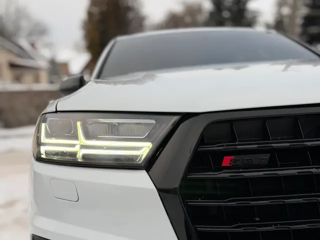 Audi Q7 - фото 1