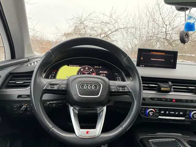 Audi Q7 - фото 4