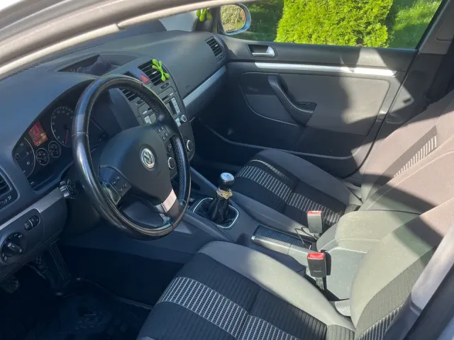 Volkswagen Golf - фото 5