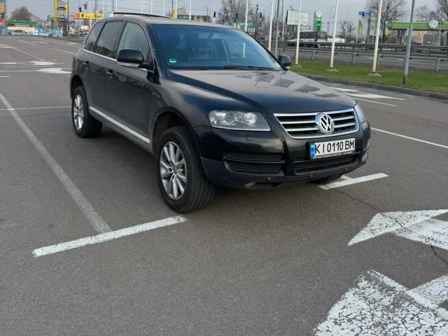 Volkswagen Touareg - фото 2