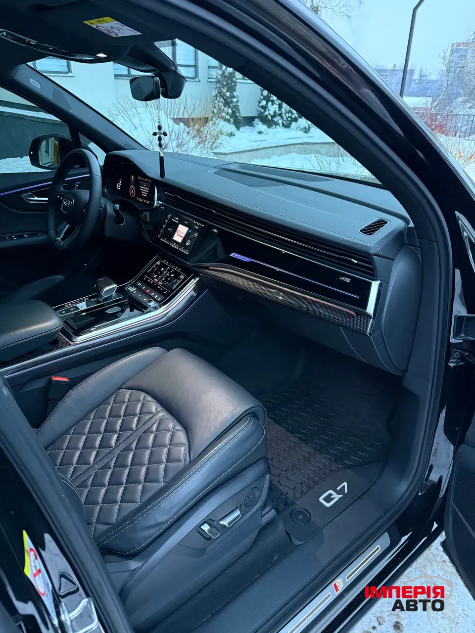 Audi Q7 - фото 10