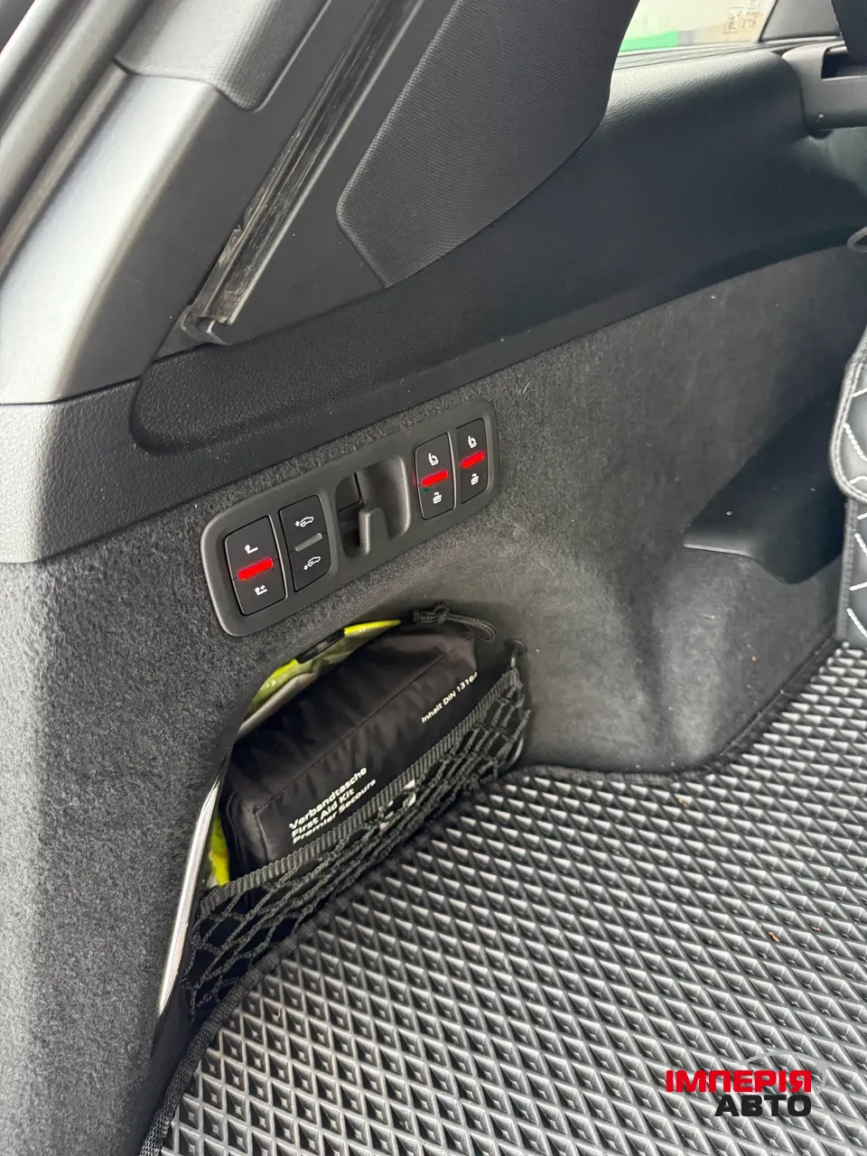 Audi Q7 - фото 16