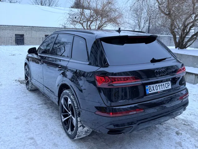Audi Q7 - фото 4