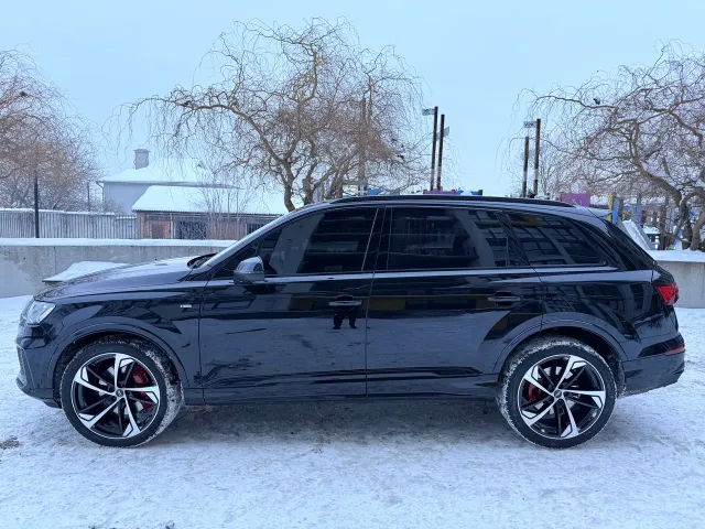 Audi Q7 - фото 3
