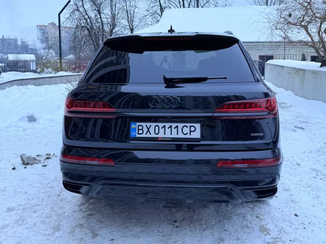 Audi Q7 - фото 5