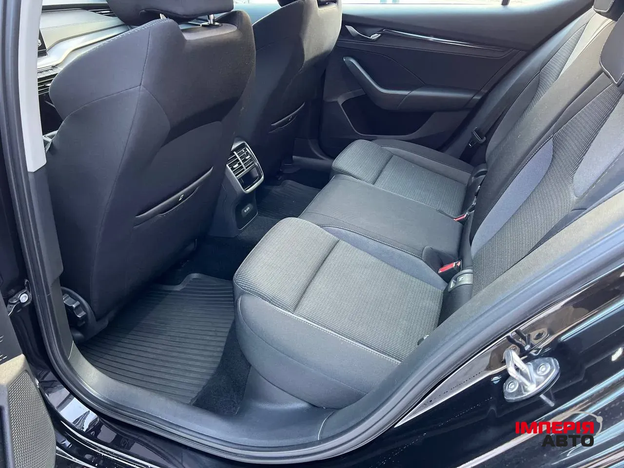 Skoda Octavia - фото 8