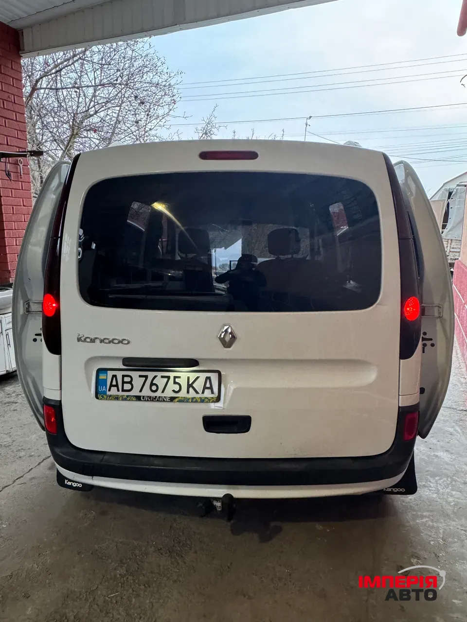 Renault Logan - фото 8