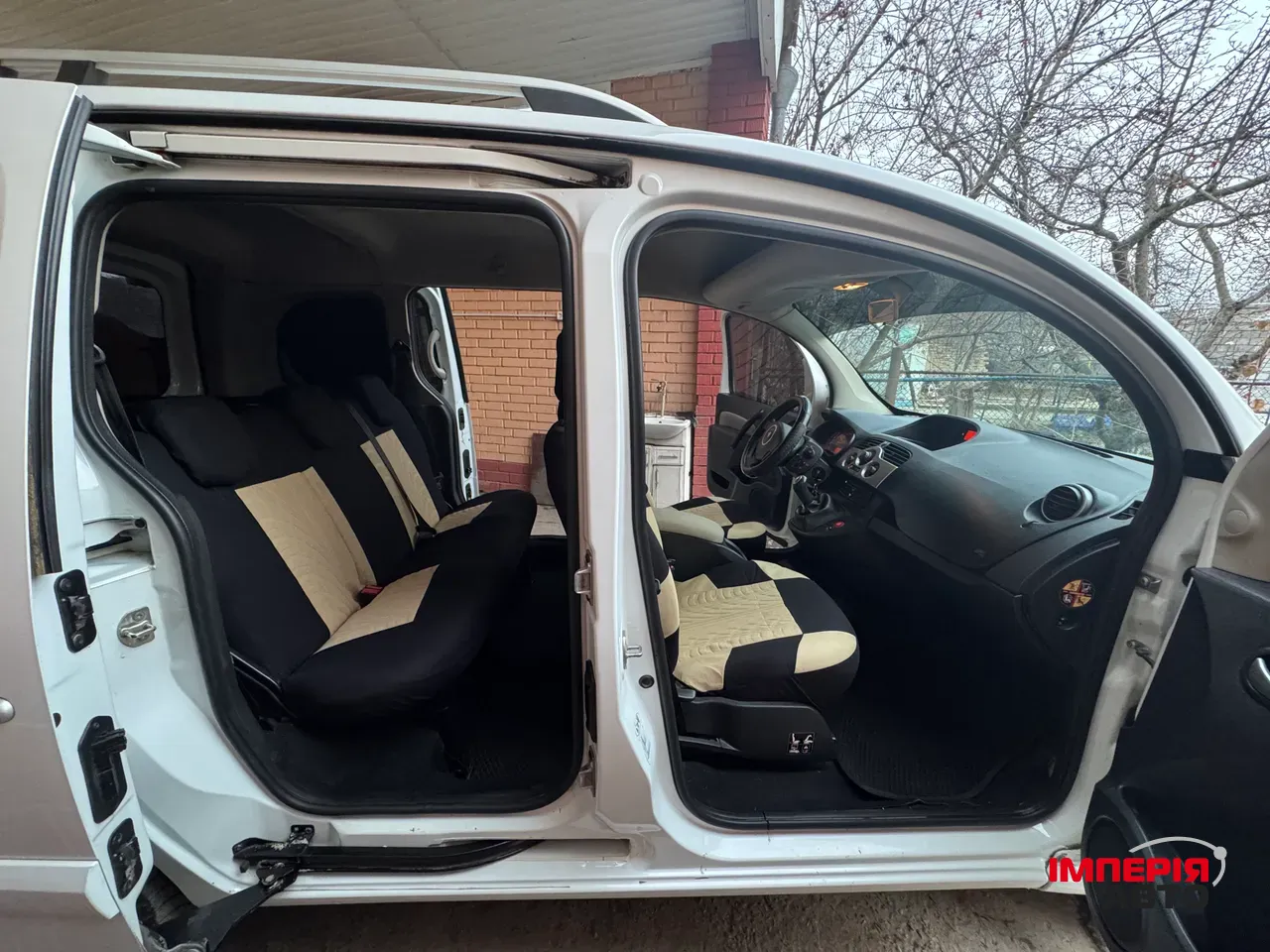 Renault Logan - фото 13