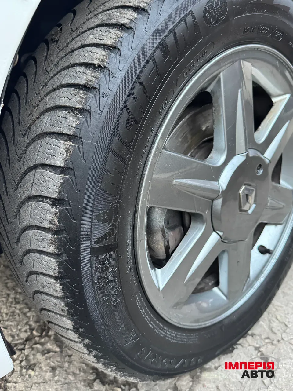 Renault Logan - фото 15