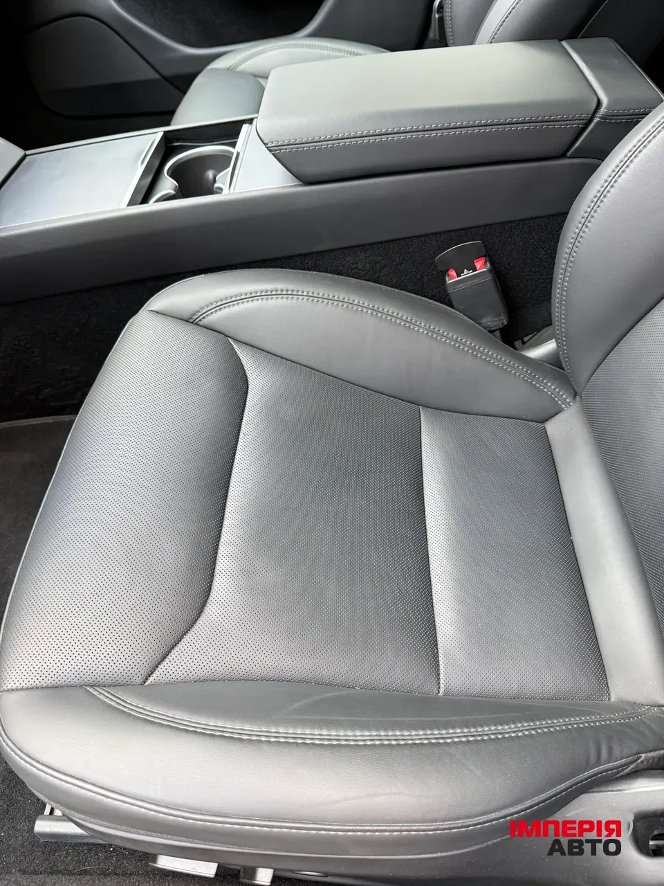 Tesla Model 3 - фото 17