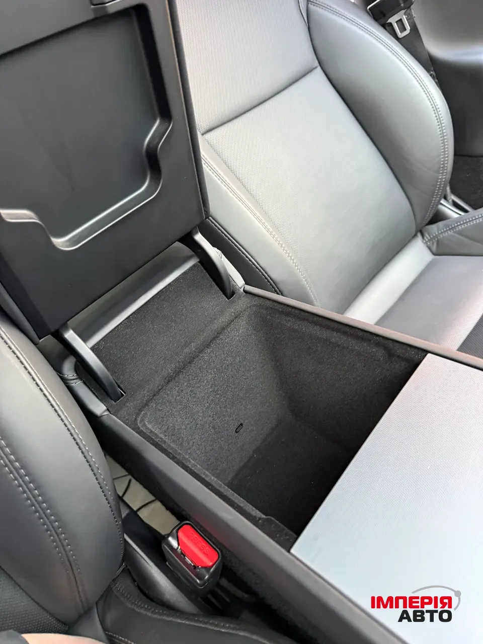 Tesla Model 3 - фото 10