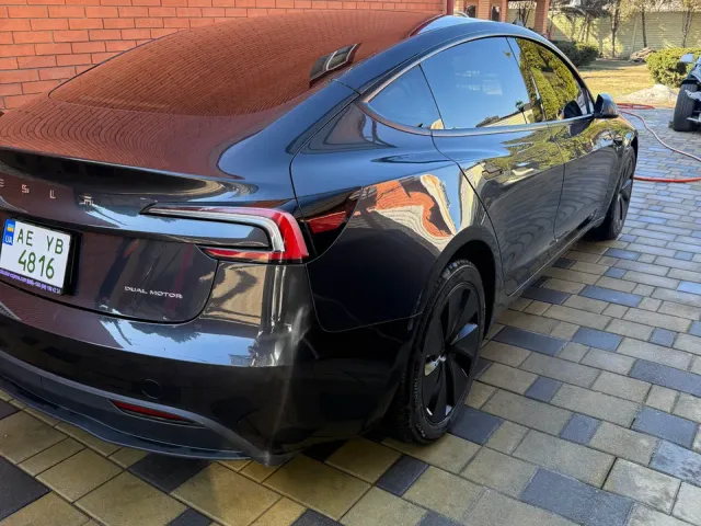 Tesla Model 3 - фото 3