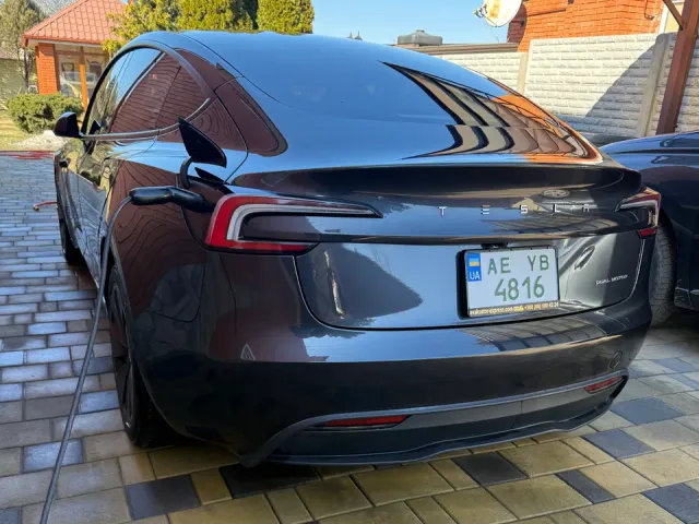 Tesla Model 3 - фото 2