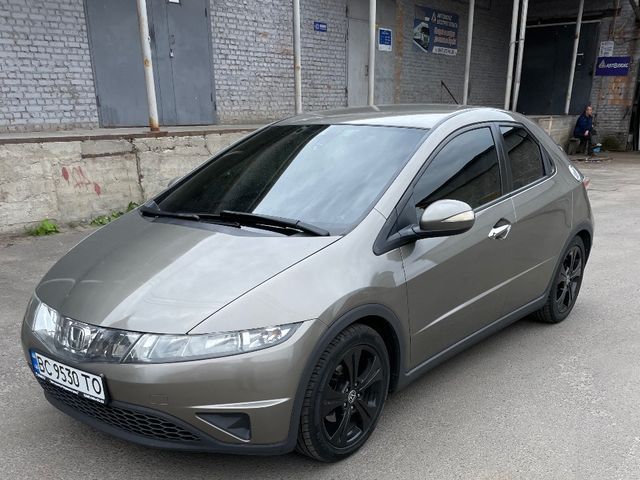 Honda Civic - фото 1