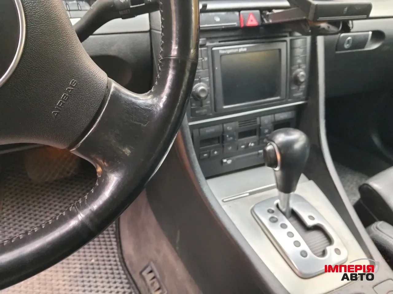 Audi A4 - фото 11