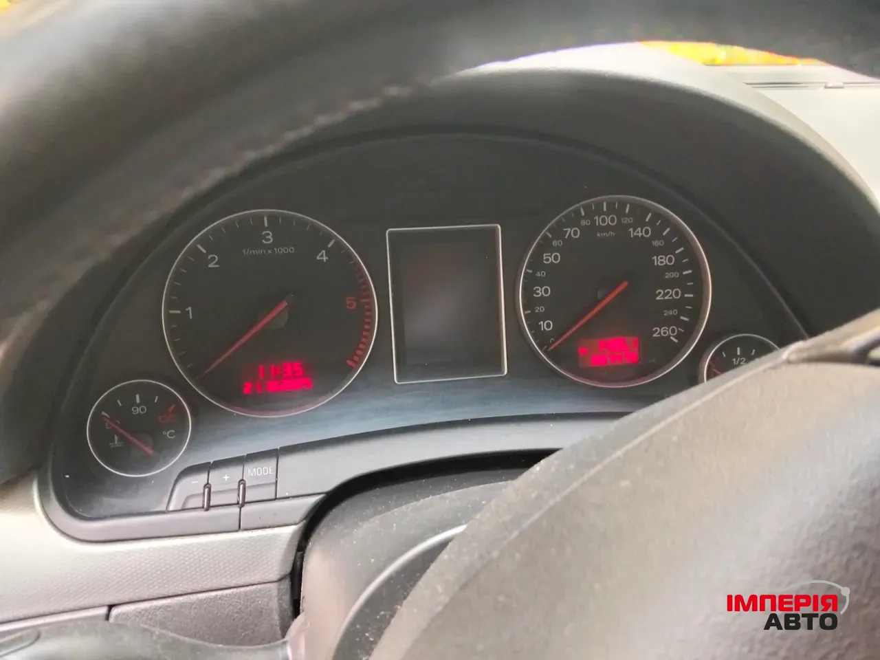 Audi A4 - фото 14