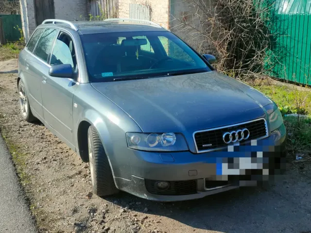 Audi A4 - фото 1
