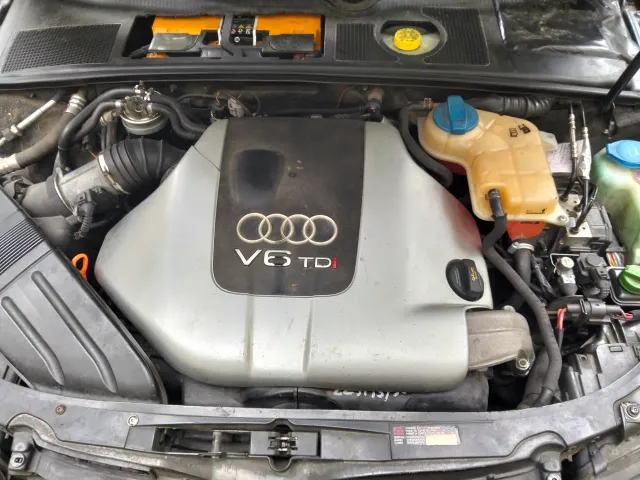 Audi A4 - фото 5