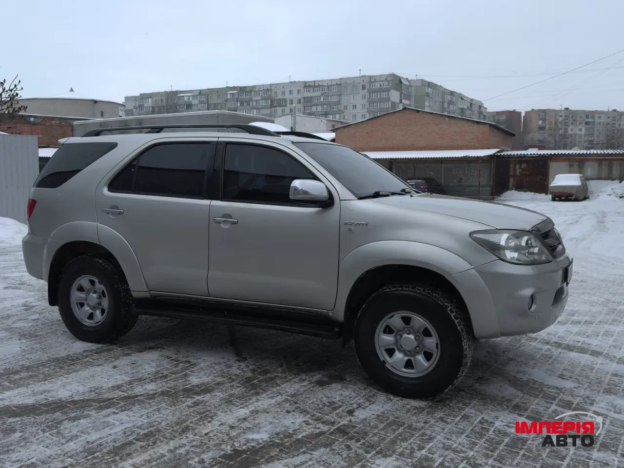 Toyota Fortuner - фото 3