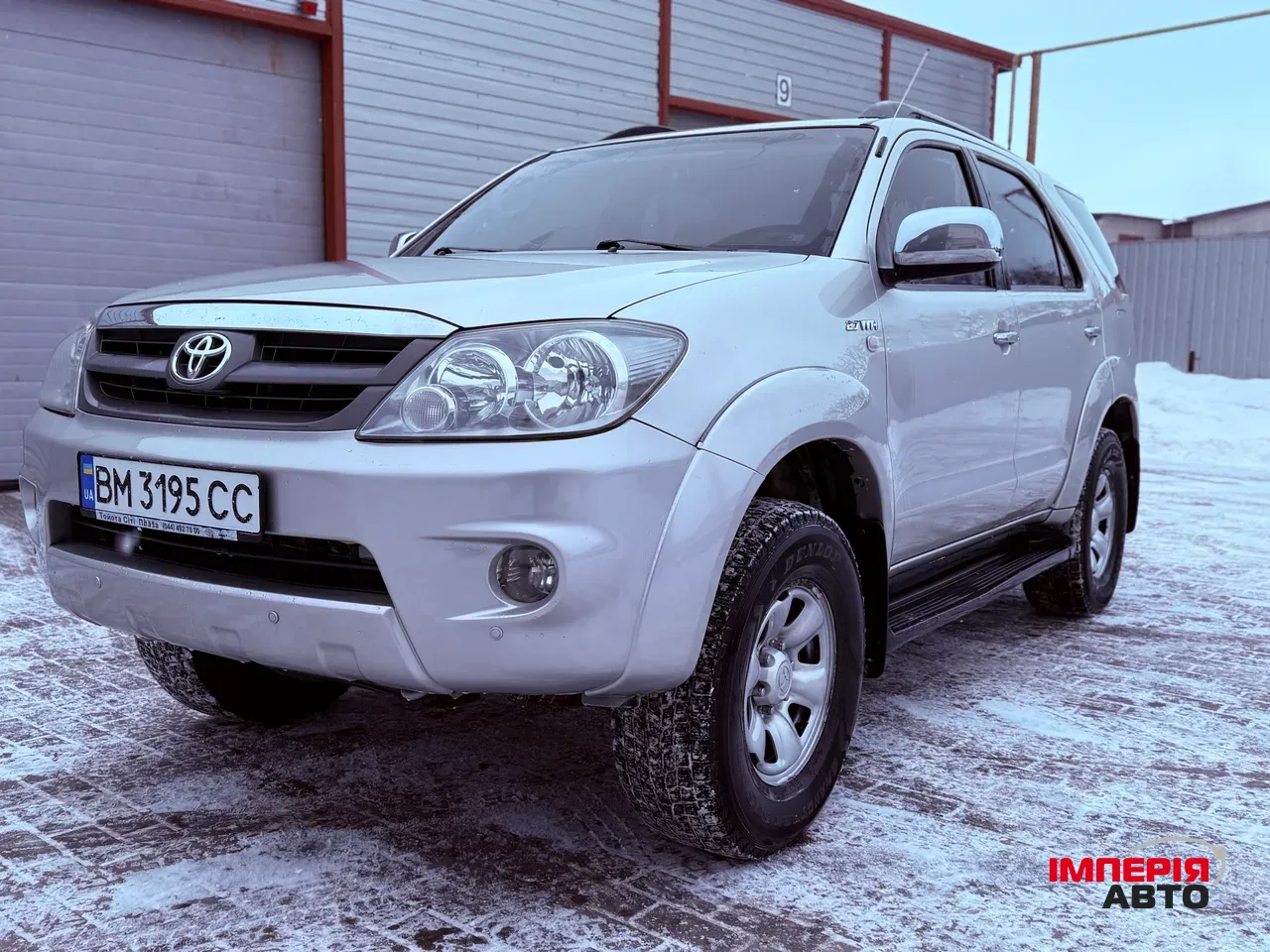 Toyota Fortuner - фото 2