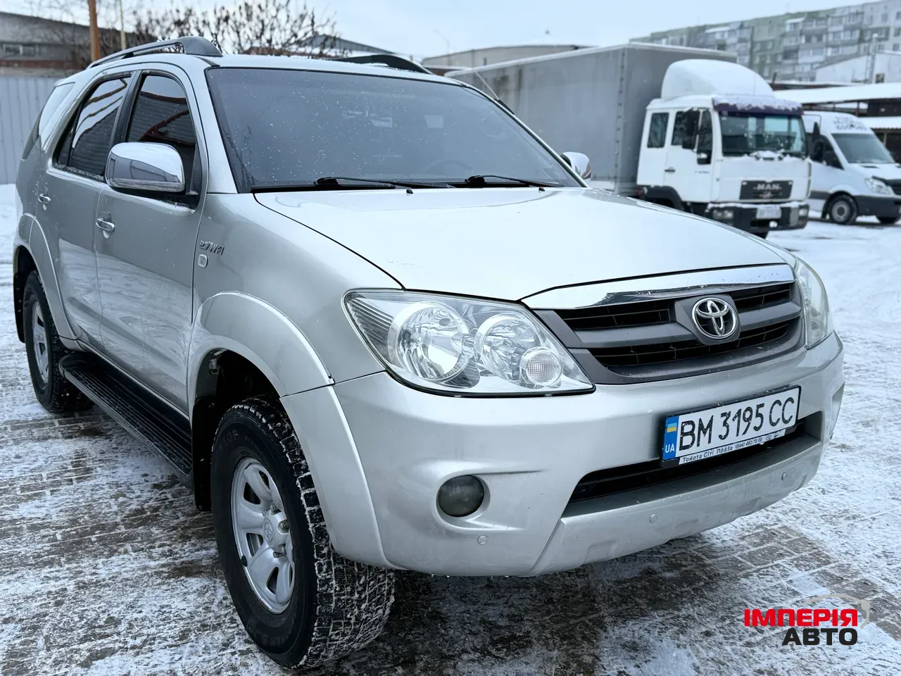 Toyota Fortuner - фото 1