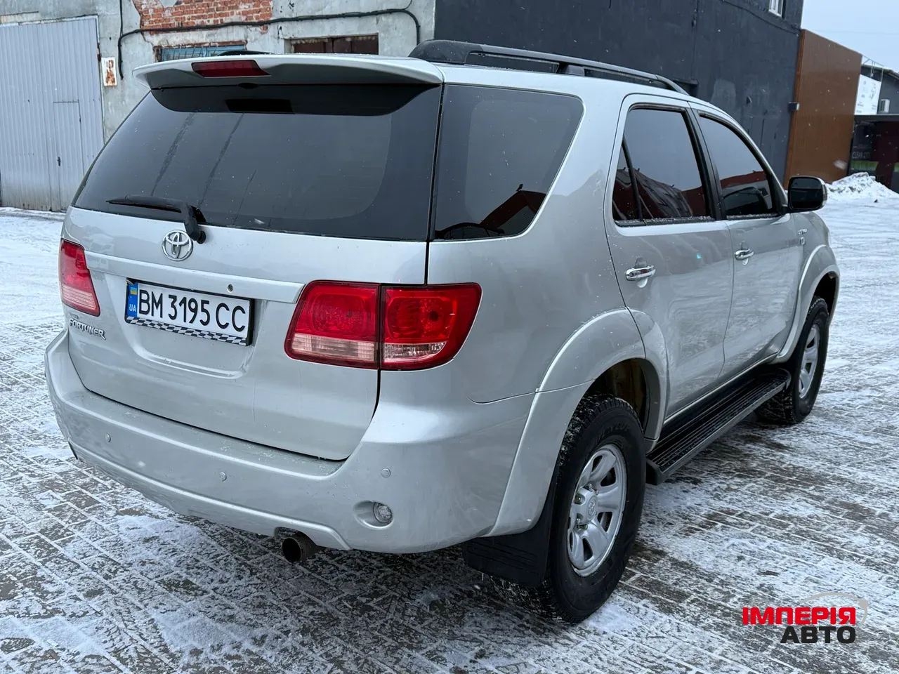 Toyota Fortuner - фото 7