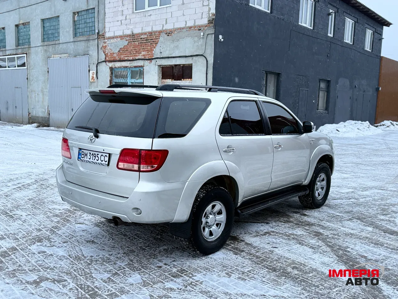 Toyota Fortuner - фото 10