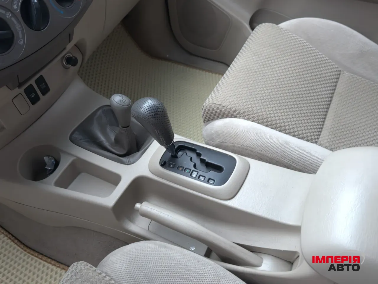 Toyota Fortuner - фото 15