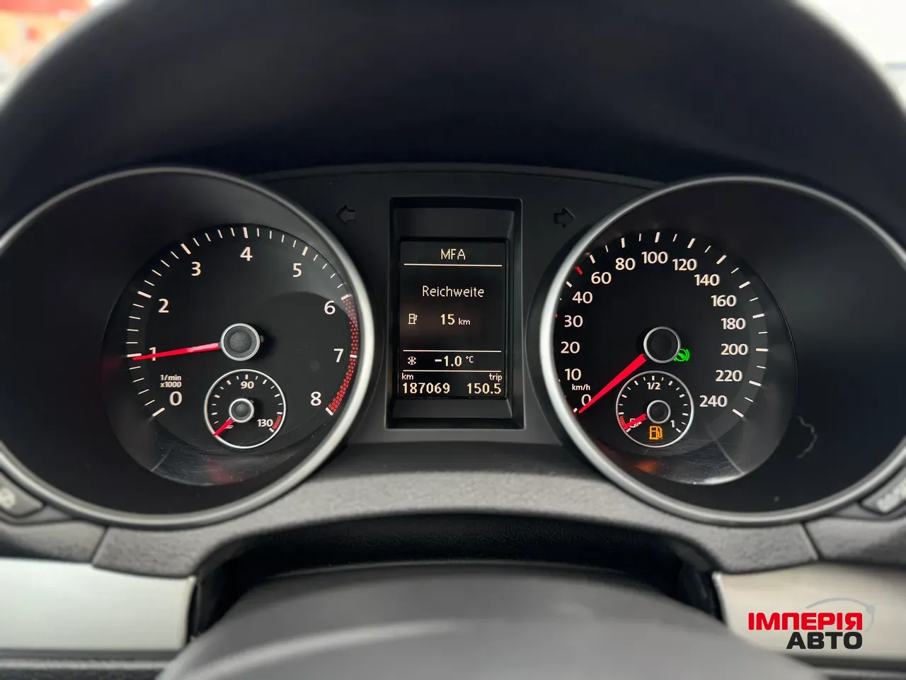 Volkswagen Golf - фото 25