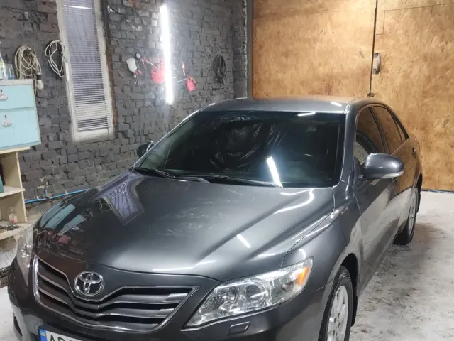 Toyota Camry - фото 2