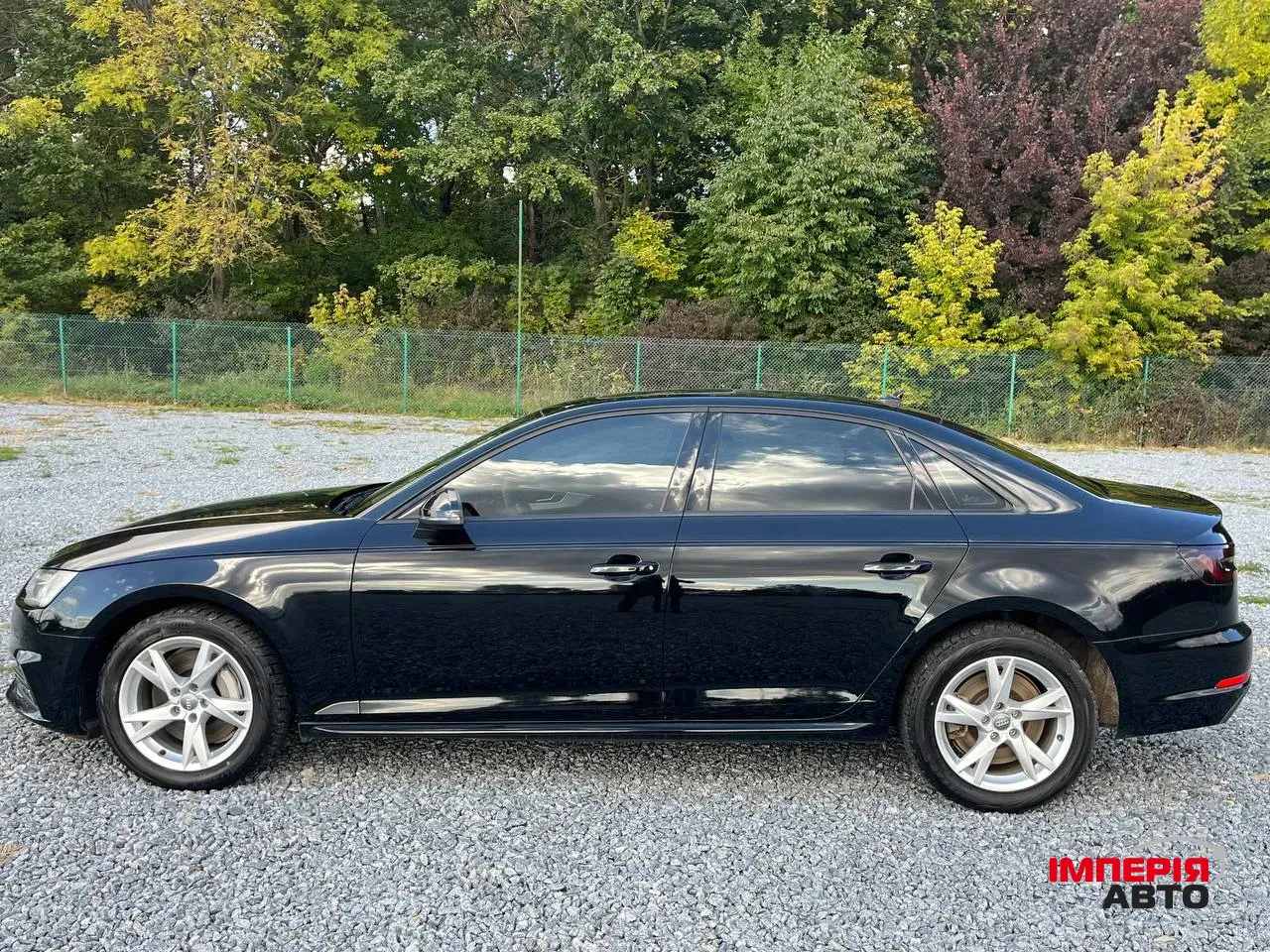 Audi A4 - фото 3