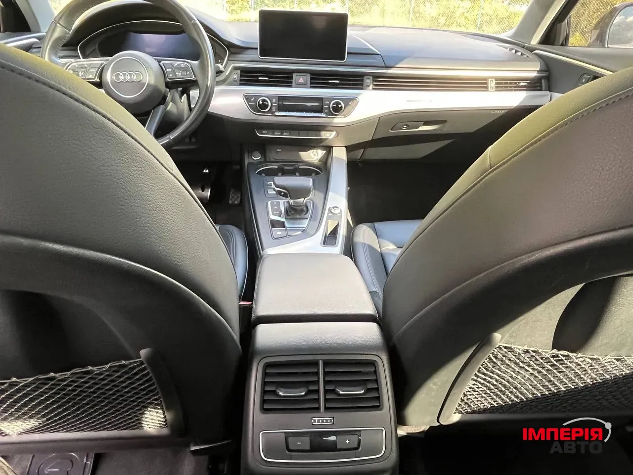 Audi A4 - фото 8