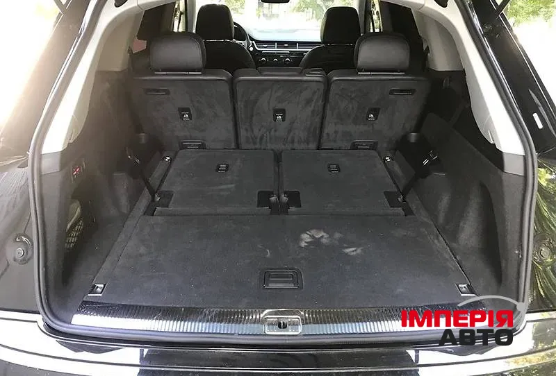 Audi Q7 - фото 9
