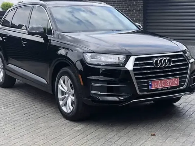 Audi Q7 - фото 1