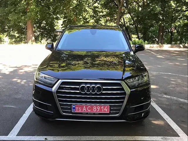 Audi Q7 - фото 2