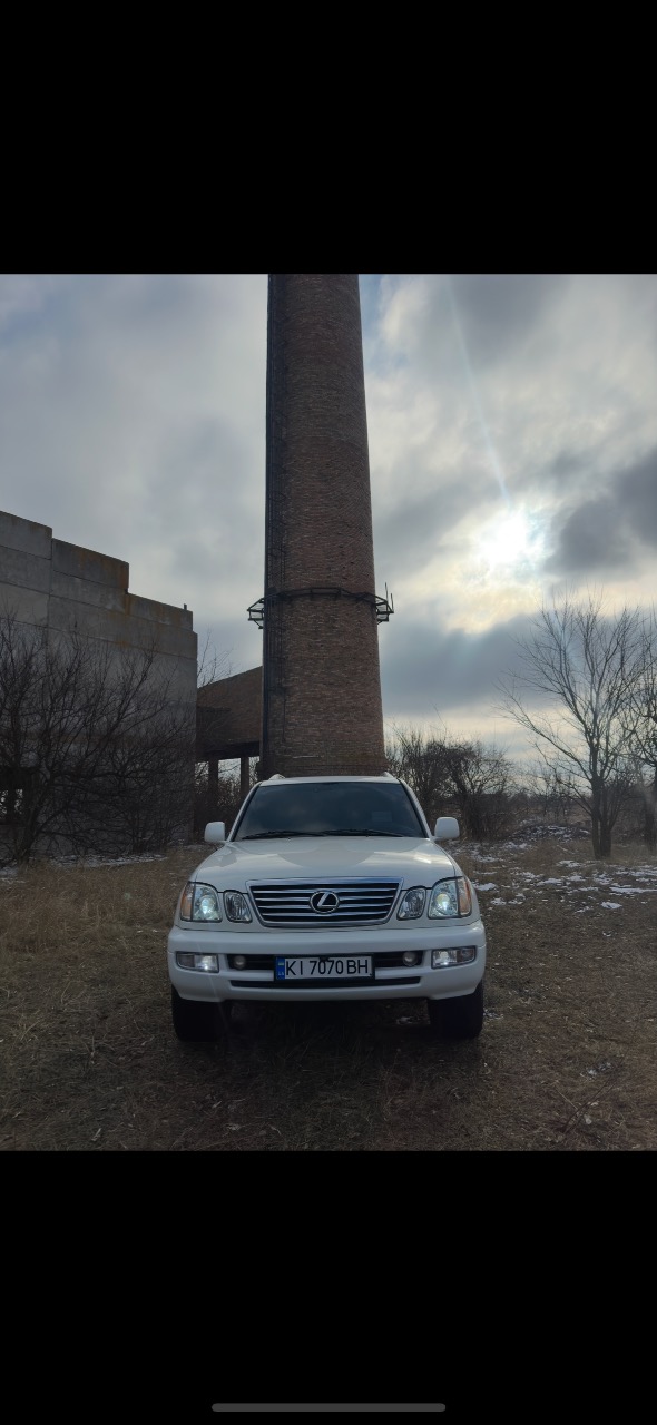 Lexus LX - фото 1