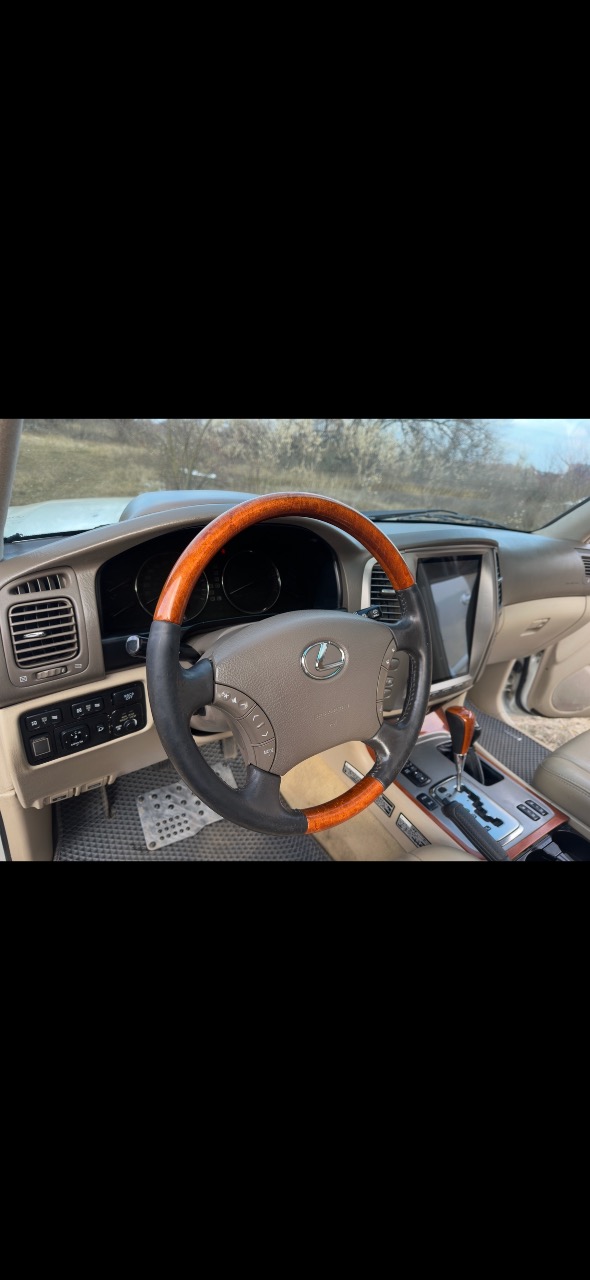 Lexus LX - фото 2