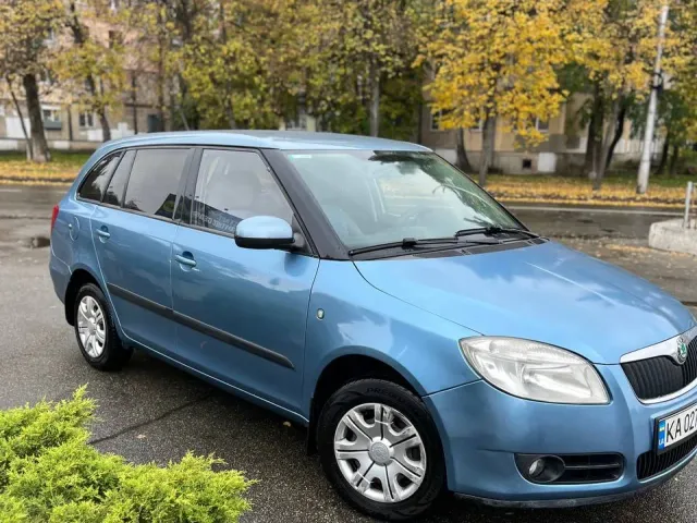 Skoda Fabia - фото 2