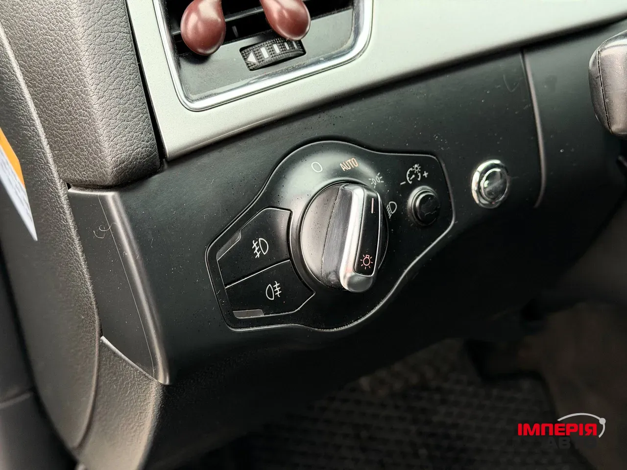 Audi A4 - фото 38