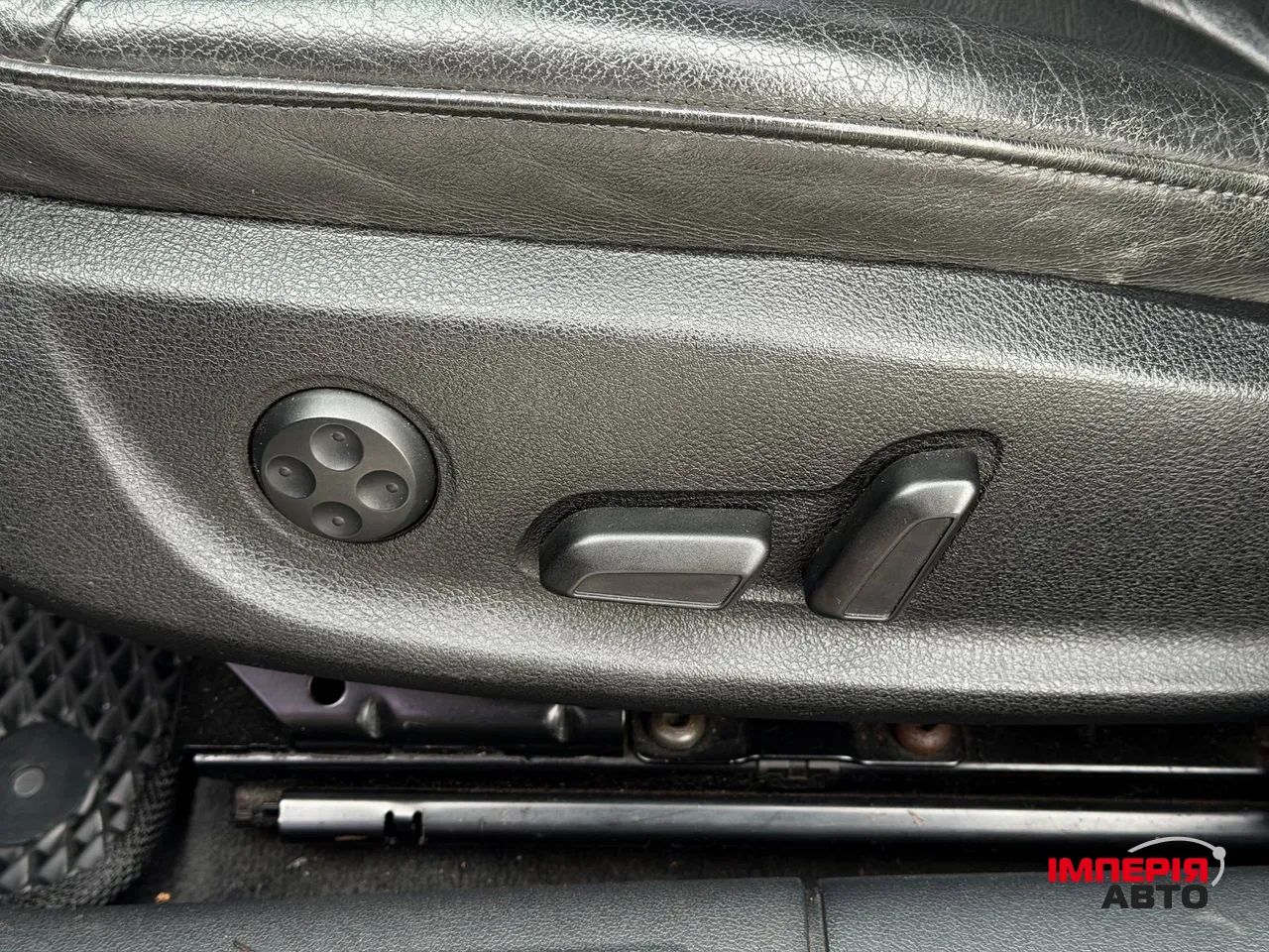 Audi A4 - фото 33