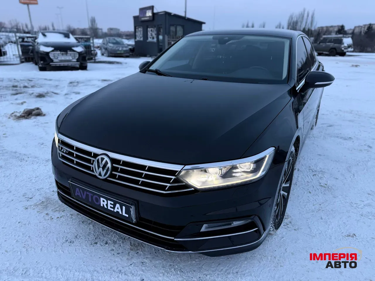Volkswagen Passat - фото 16