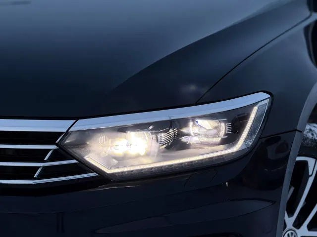 Volkswagen Passat - фото 4