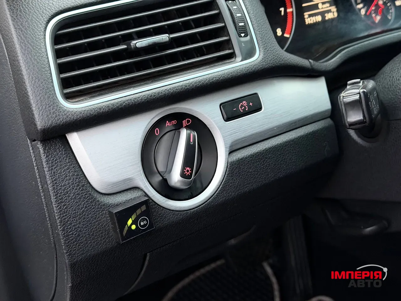 Volkswagen Passat (North America and China) - фото 35