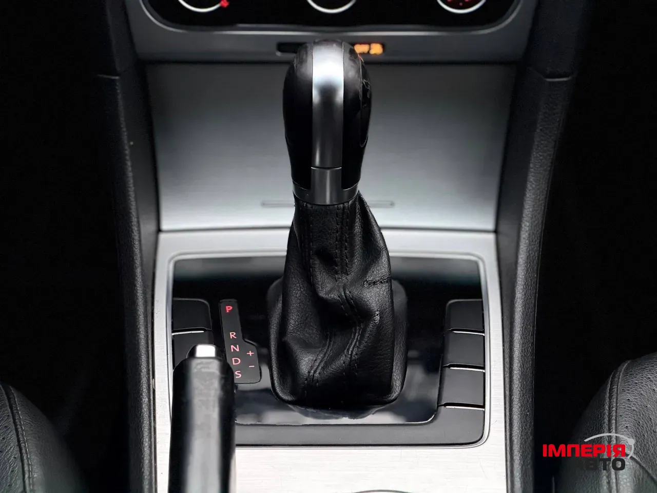 Volkswagen Passat (North America and China) - фото 43