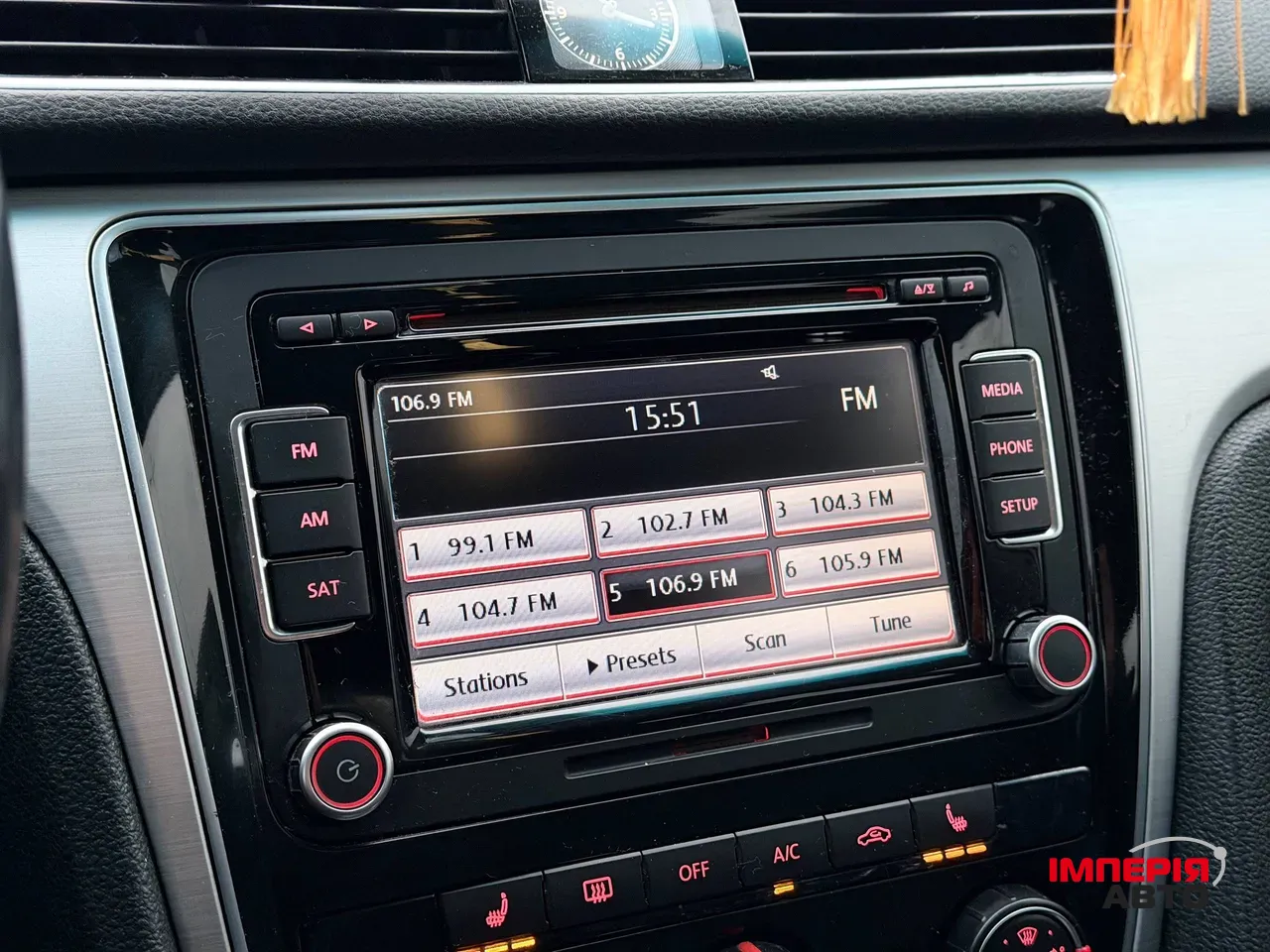 Volkswagen Passat (North America and China) - фото 49