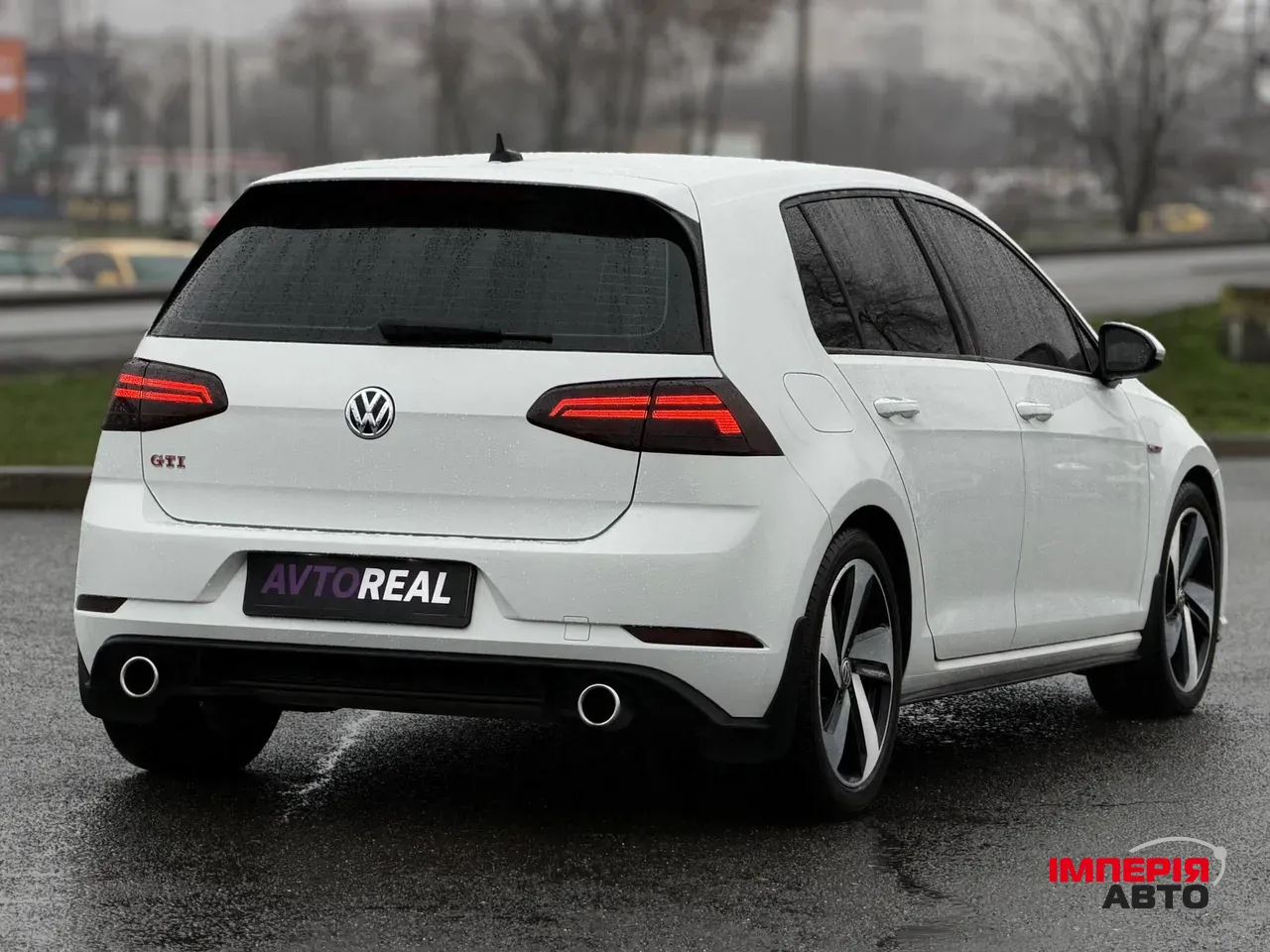 Volkswagen Golf GTI - фото 18